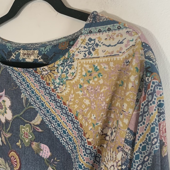 One World Live and Let Live Boho Floral Women’s Size S Knotted Front Hi Low Top - Picture 9 of 15